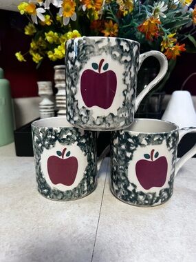 Green Marble Ceramic Mug with Red Apple Motif - Single